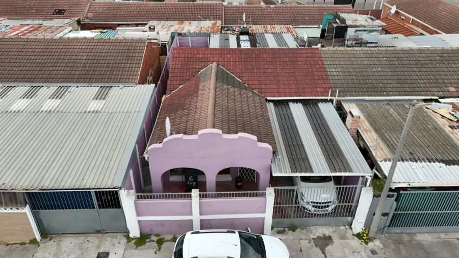 3 Bedroom Property for Sale in Lentegeur Western Cape